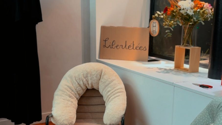 Les Coussins d’Allaitement : L’Accessoire Indispensable pour Maman et Bébé